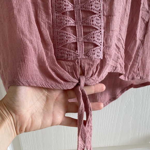 Ladies Size Small Dusty Rose Blouse with Matching Lace Kimono. - Picture 5 of 15